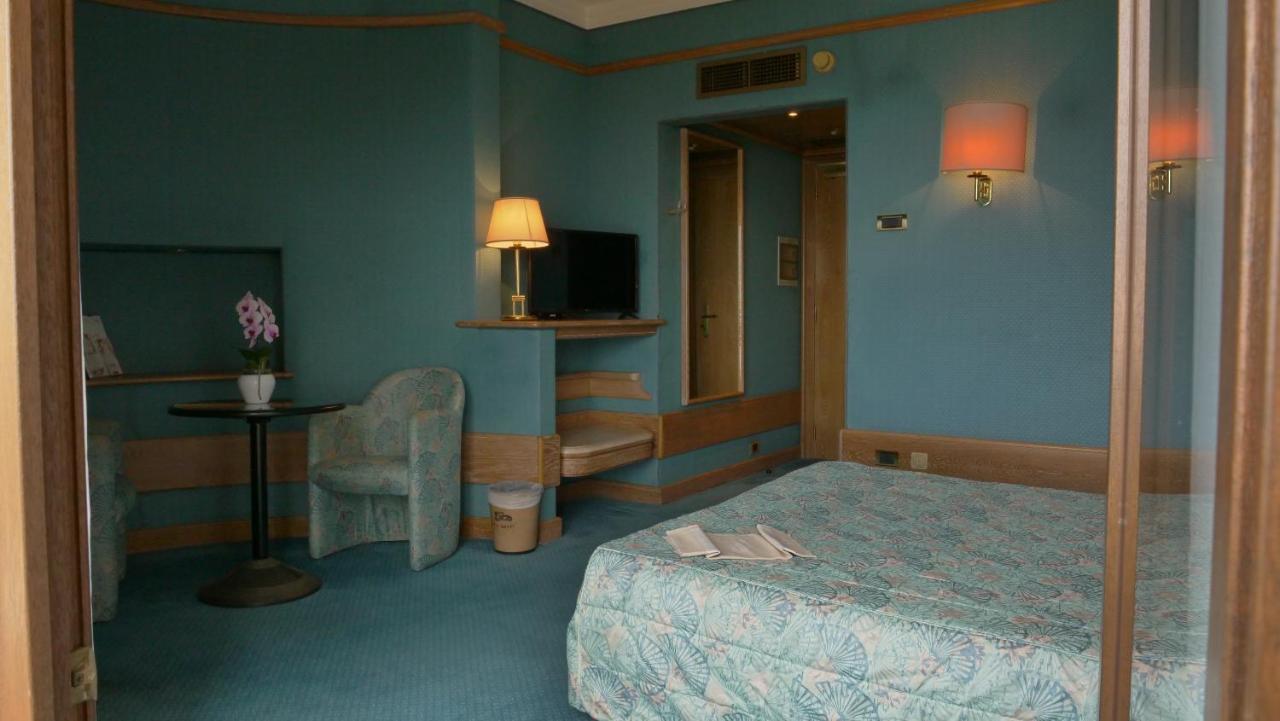 501 Hotel فيبو فالينتيا المظهر الخارجي الصورة